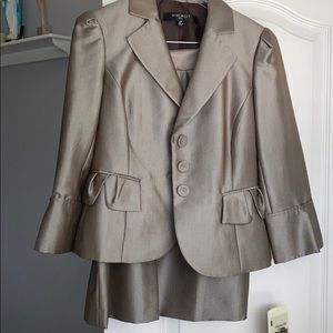 NEW! Nine West Suit